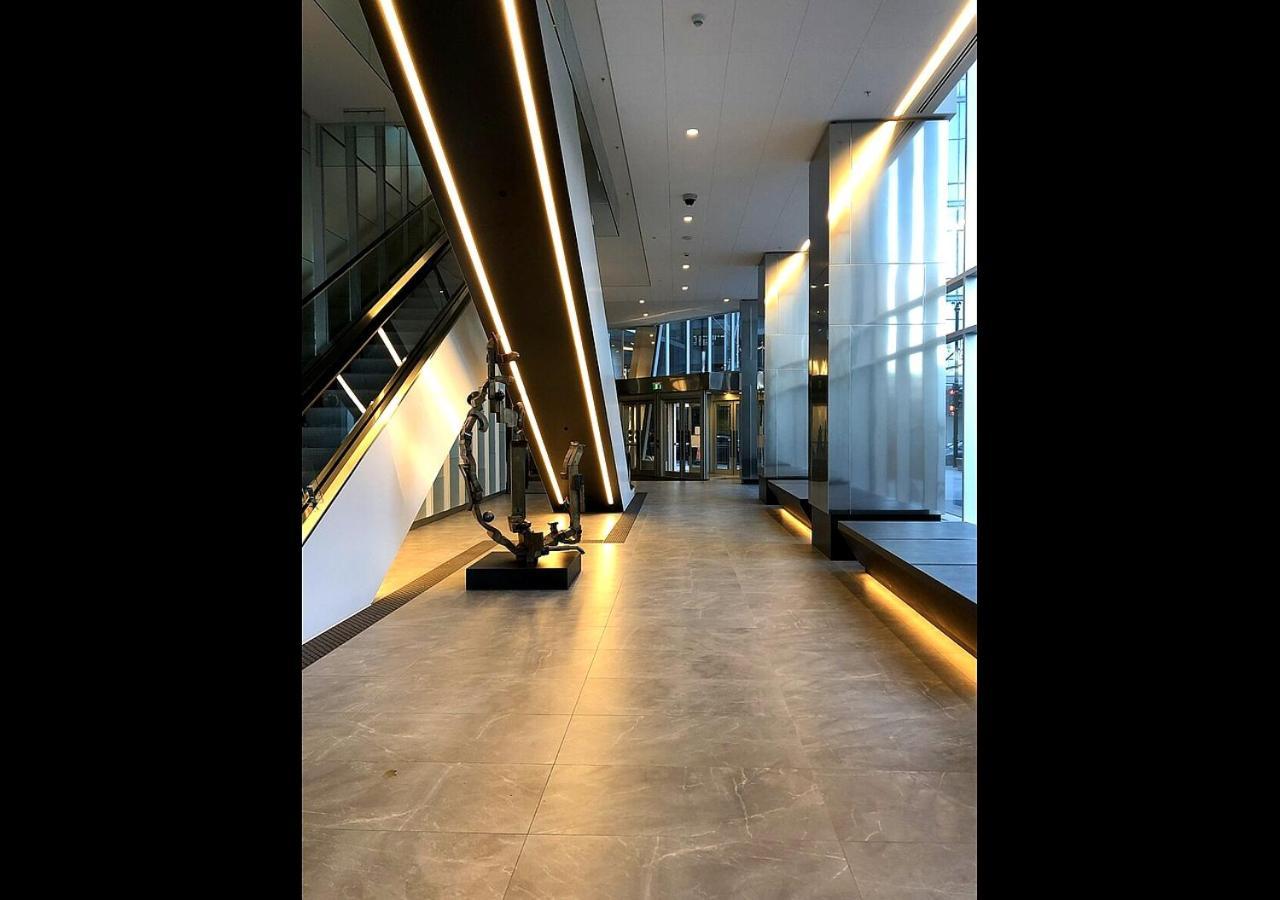 Spectacular Skyline Views - Downtown Montreal - Luxury Condo & Penthouse Exterior photo
